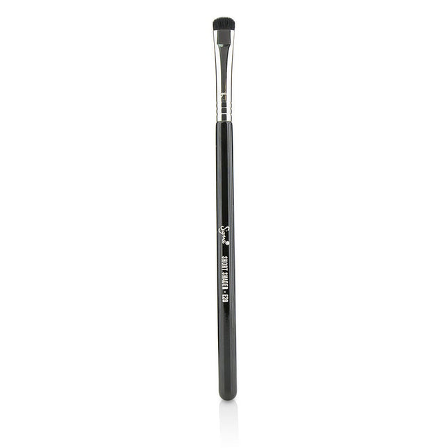Sigma Beauty E20 Short Shader Brush